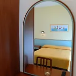 Ξενοδοχείο Nora 2*