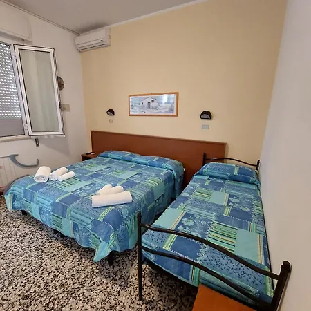 Hotel Nora 2*